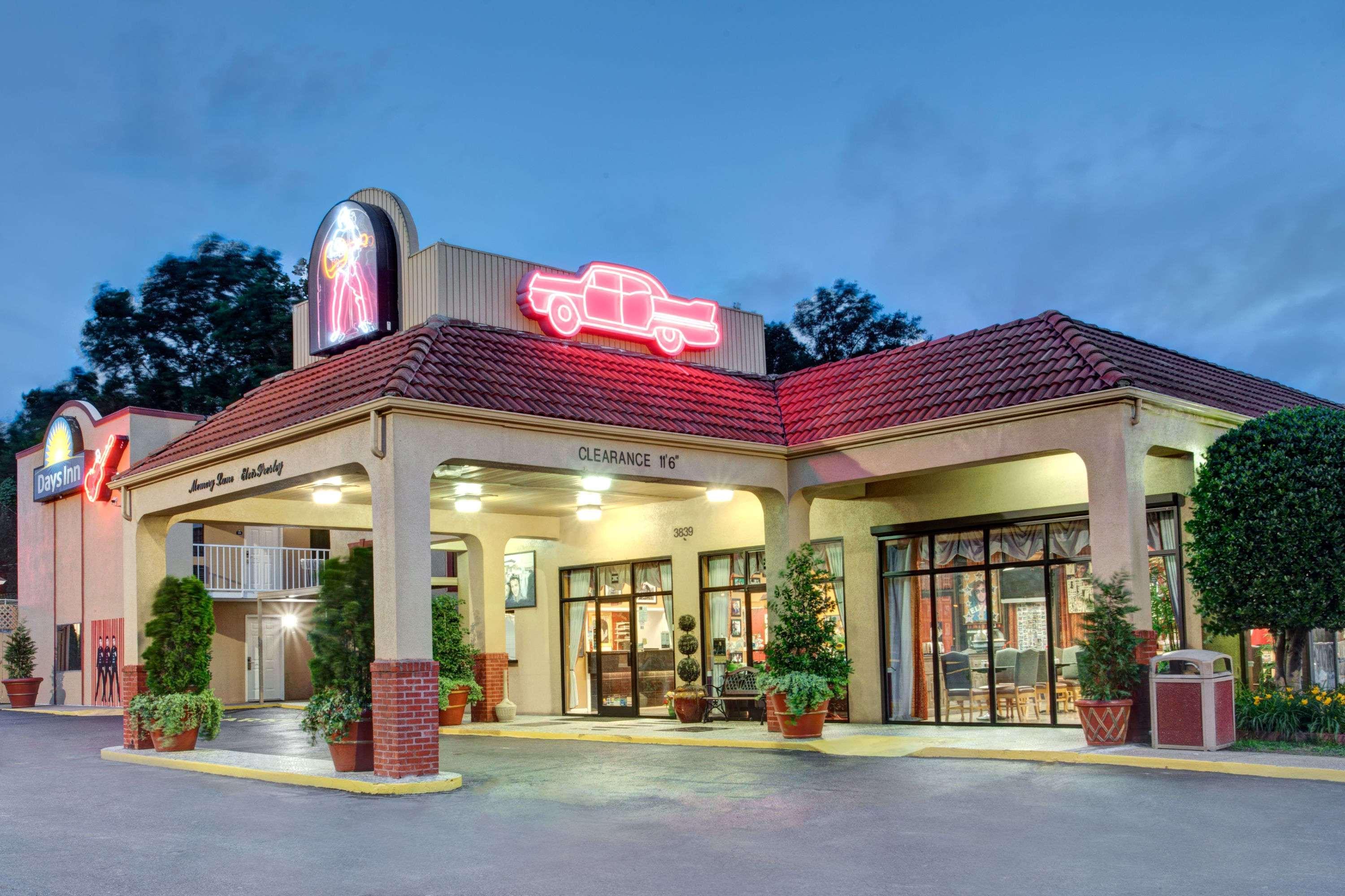 Days Inn By Wyndham Memphis At Graceland Eksteriør billede