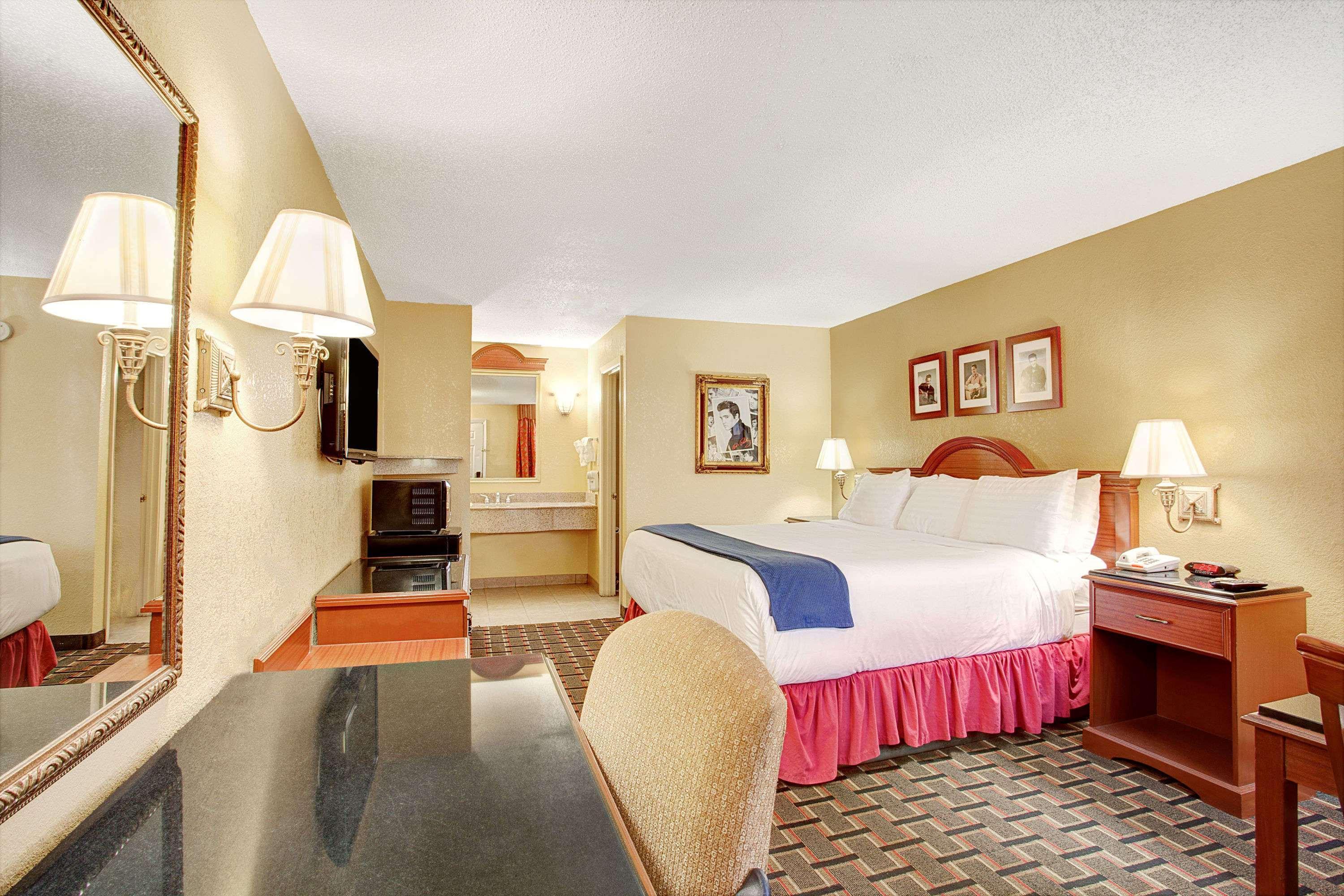 Days Inn By Wyndham Memphis At Graceland Eksteriør billede