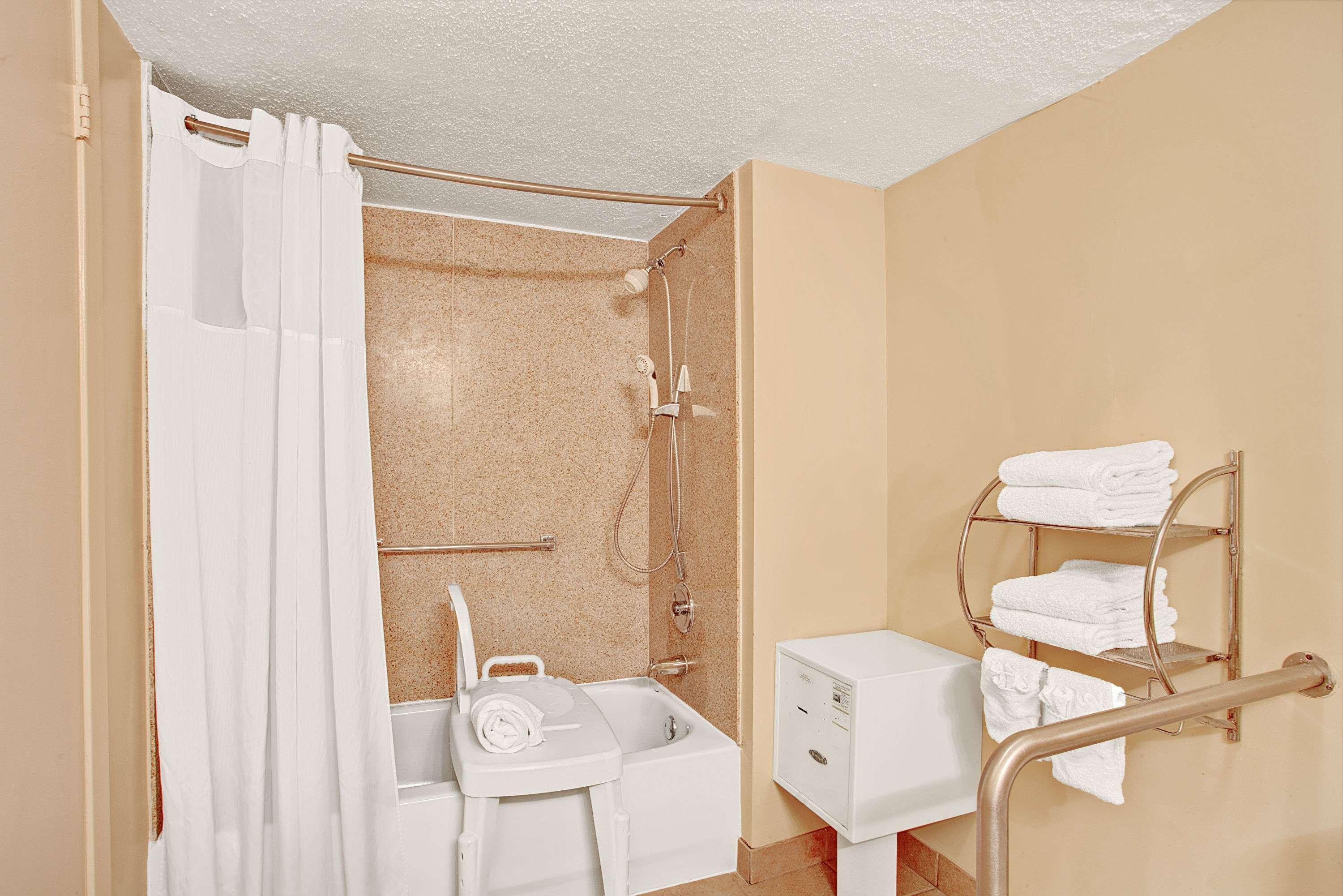 Days Inn By Wyndham Memphis At Graceland Eksteriør billede